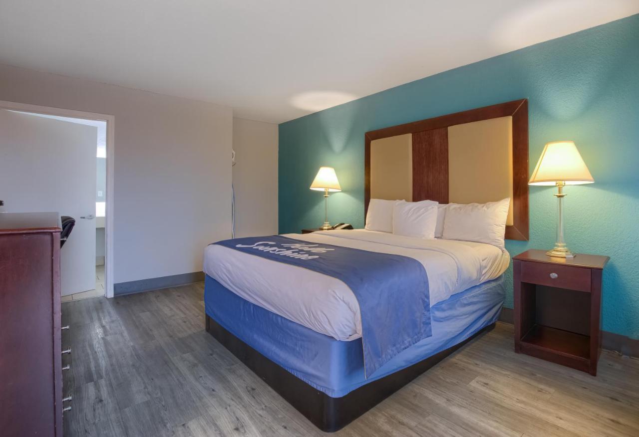 Days Inn By Wyndham Mobile I-65 Exterior foto