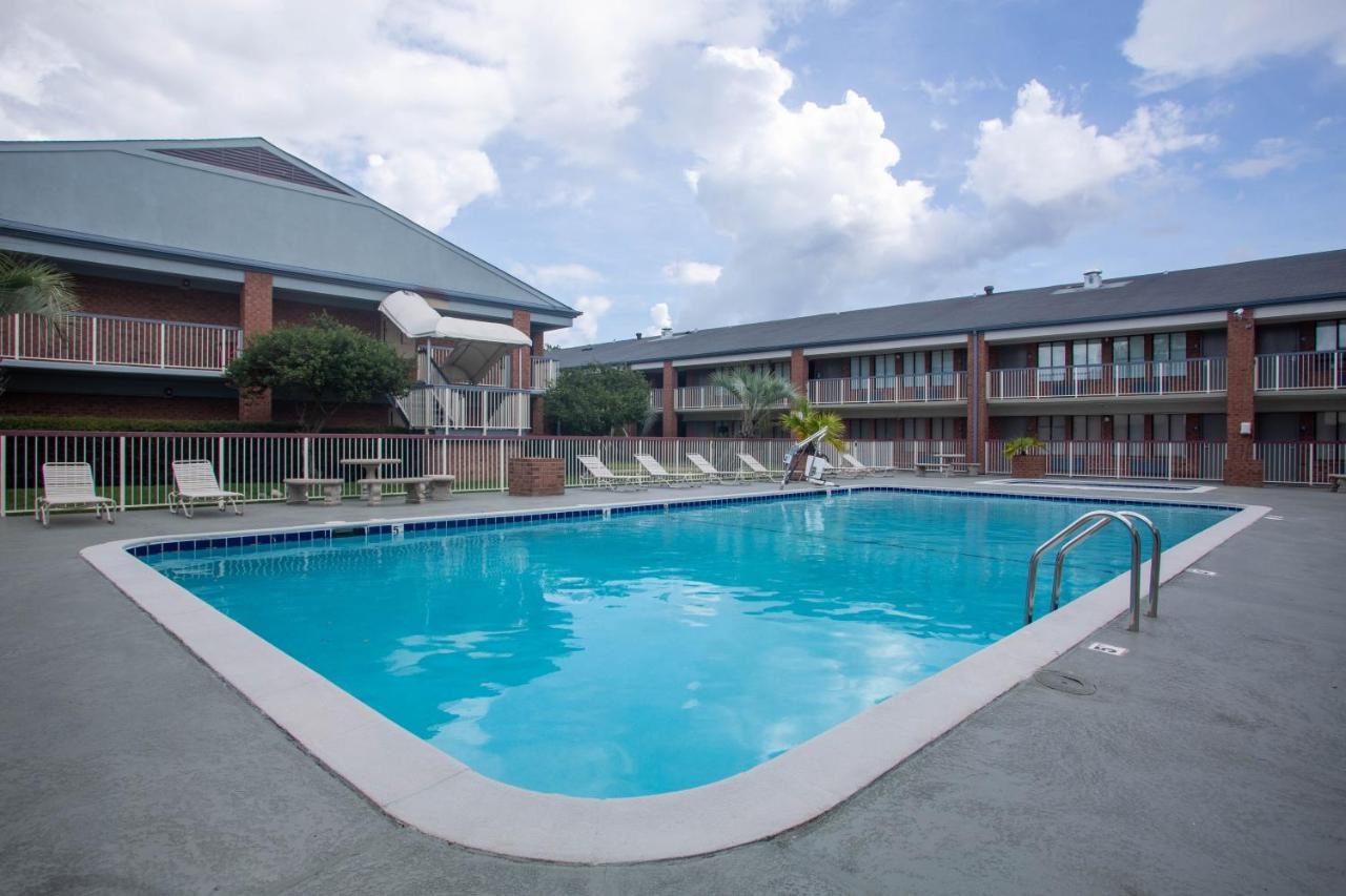 Days Inn By Wyndham Mobile I-65 Exterior foto