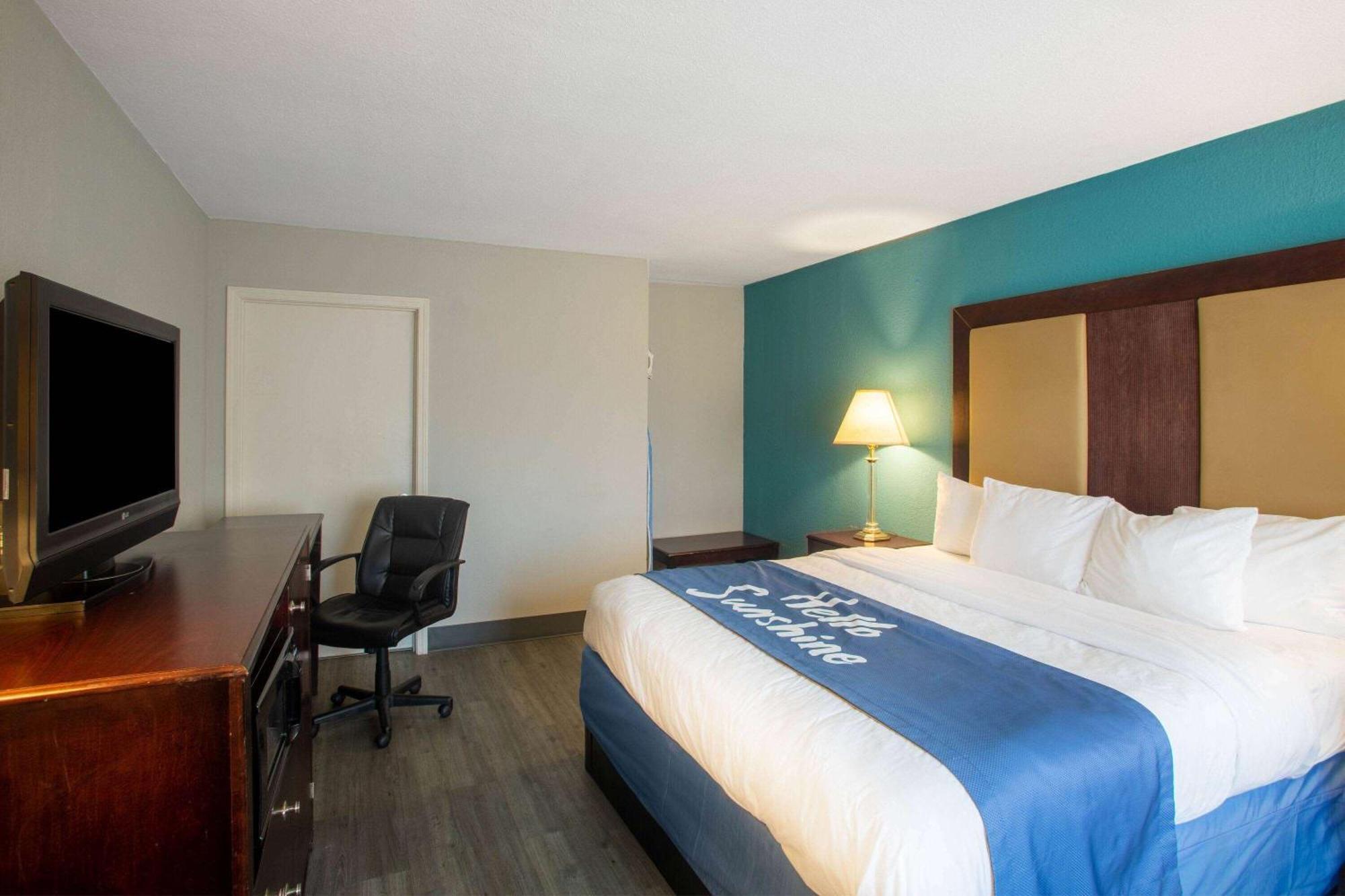 Days Inn By Wyndham Mobile I-65 Exterior foto